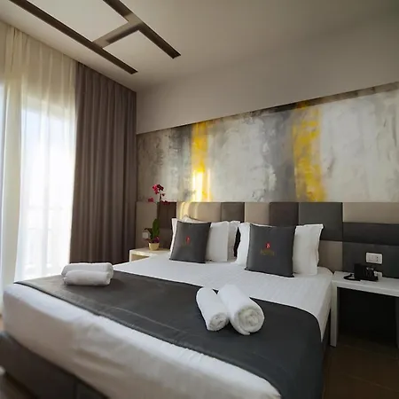 Bonita Classic & Golem (Tirana)